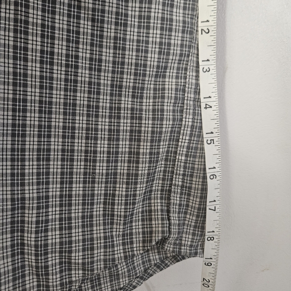 Wrangler Riata Gray Plaid Button Down Shirt! - Picture 6 of 6